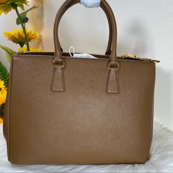New Prada Galleria Saffiano Leather LARGE Bag NEW! - Picture 13 of 14